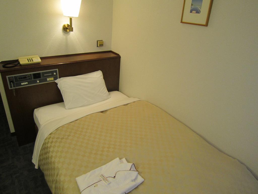 Nagoya Summit Hotel Room photo